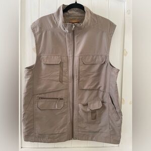 Men’s Outdoors Fishing Lightweight Zip Up Vest Tan Brown Pockets Hiking Size M